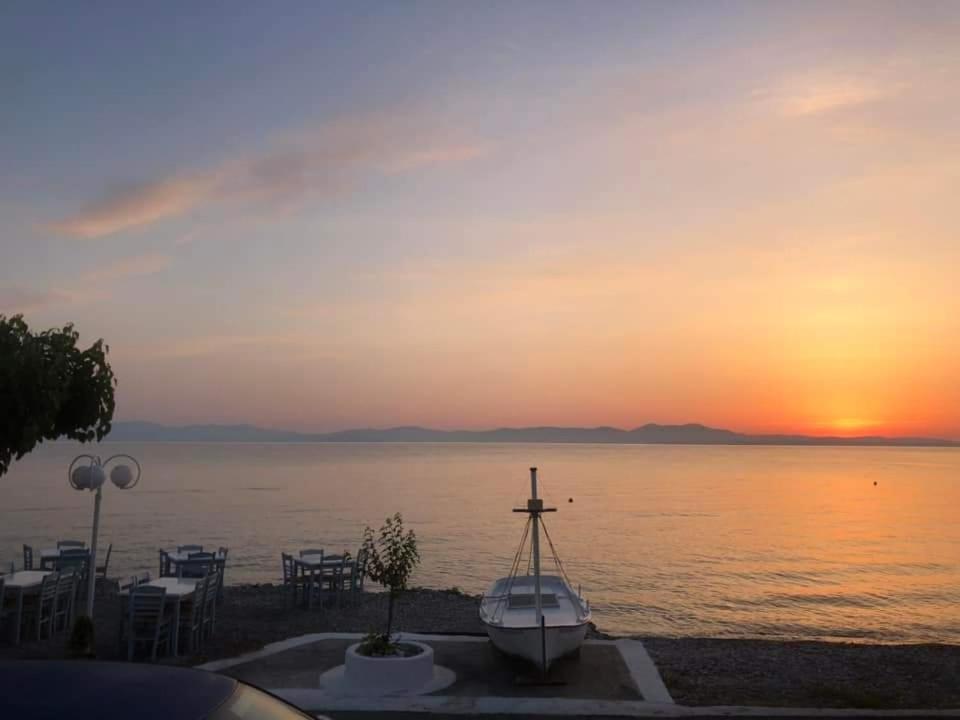 Antony'S Apartment Sea View Тирос Экстерьер фото