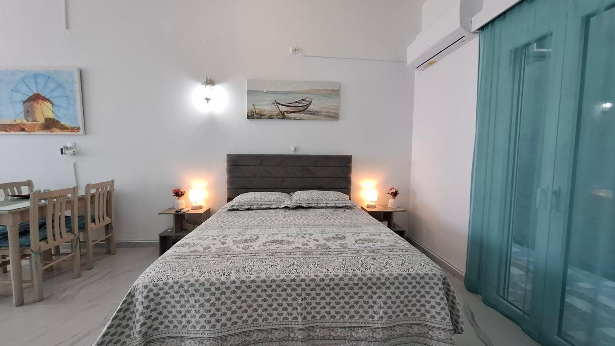 Antony'S Apartment Sea View Тирос Экстерьер фото