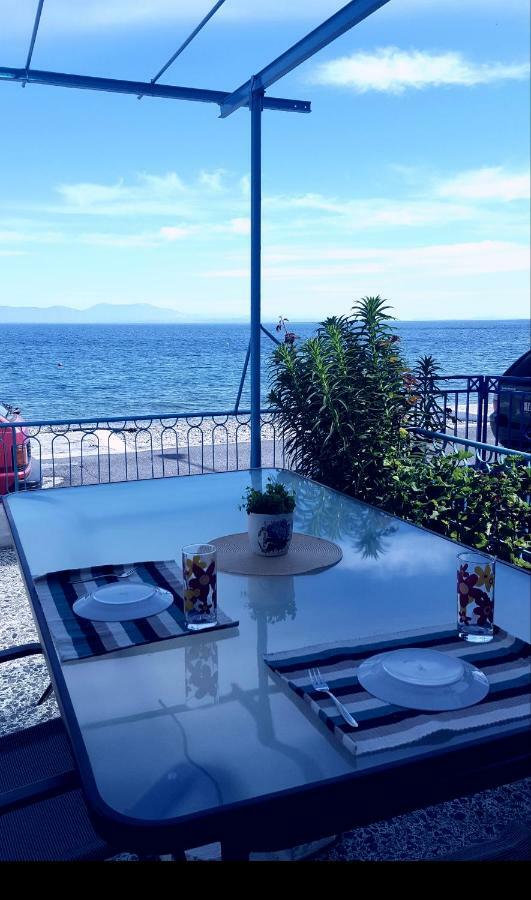 Antony'S Apartment Sea View Тирос Экстерьер фото